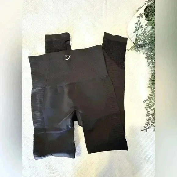 Gymshark Energy Seamless Leggings in Black Size Medium - Picture 2 of 4